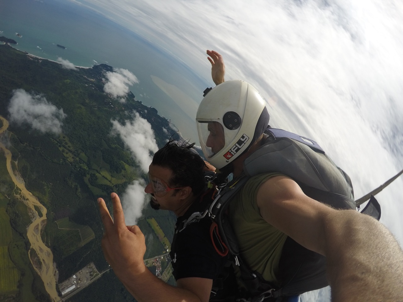 Imran Rahman skydiving